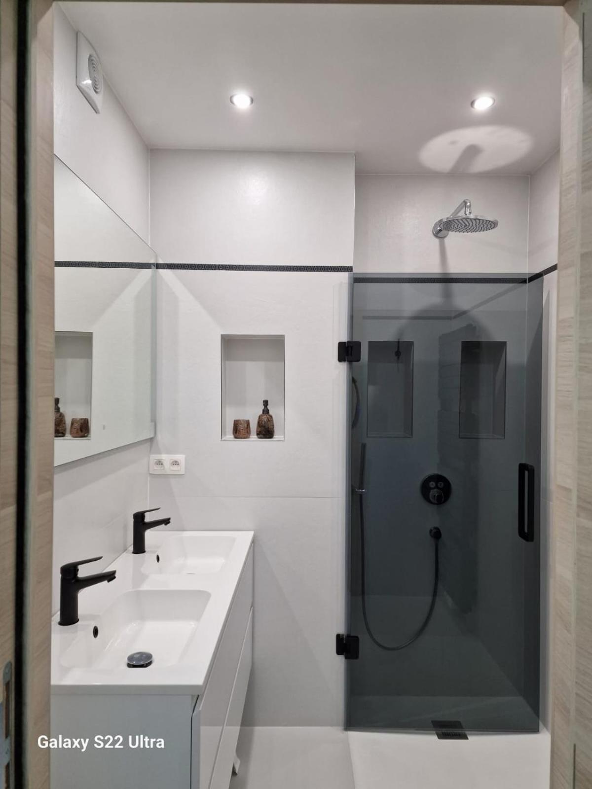 Luxury Renovated 3 Rooms Apartment Ostend Exterior foto